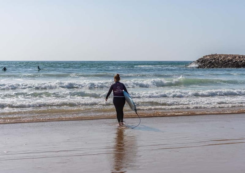 1 day surf lesson - Small-group Algarve surf lessons: quality over quantity