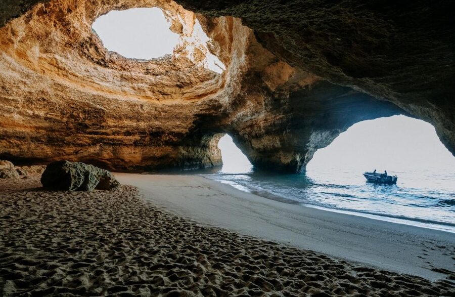 2 Hours Private Benagil Caves and Beaches Boat Tour - Key things that make this tour work