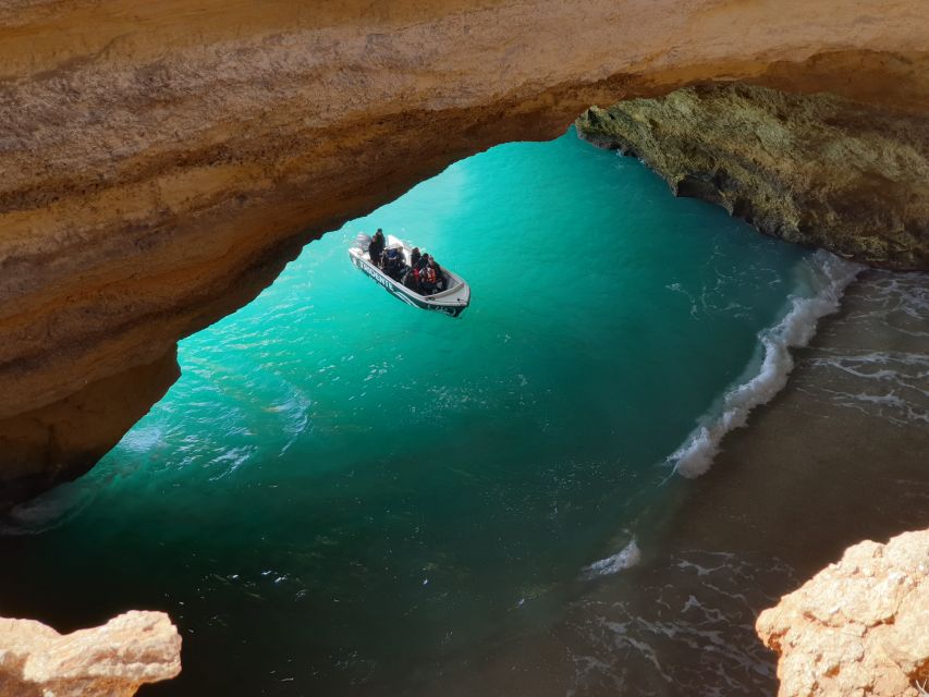 2 Hours Private Benagil Caves and Beaches Boat Tour - Getting there: the meeting point and parking headache to plan for