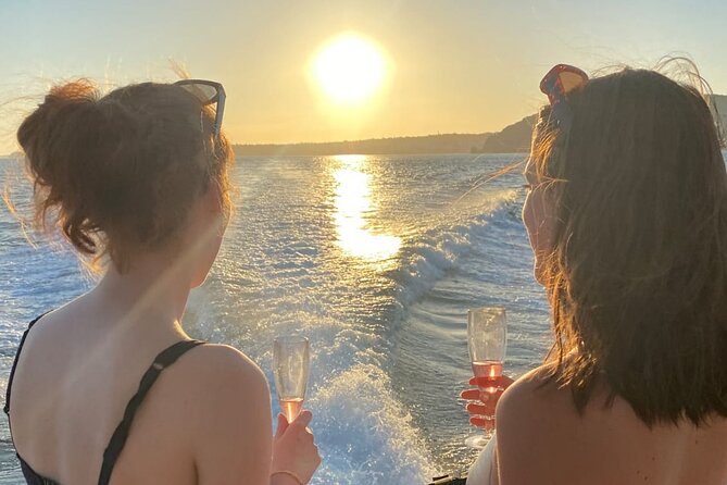 2 hr Private Luxury Cruise to Ponte de Piedade with paddleboards - Cruising out of Marina de Lagos: the coast comes fast