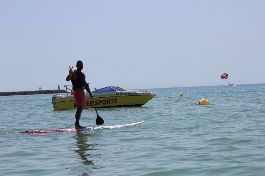 Albufeira: 1 Hour Stand-Up Paddleboard Experience - Entering The Water in Albufeira: What the Start Feels Like
