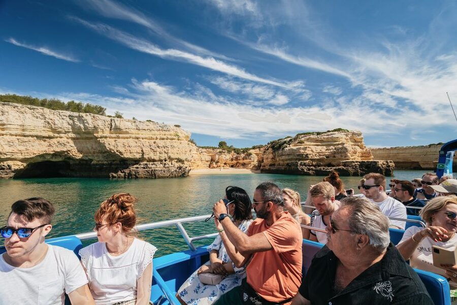 Albufeira: 2.5-Hour Benagil Caves & Dolphin Watching - Meeting at Gate 4 Café: the easiest way to start on time
