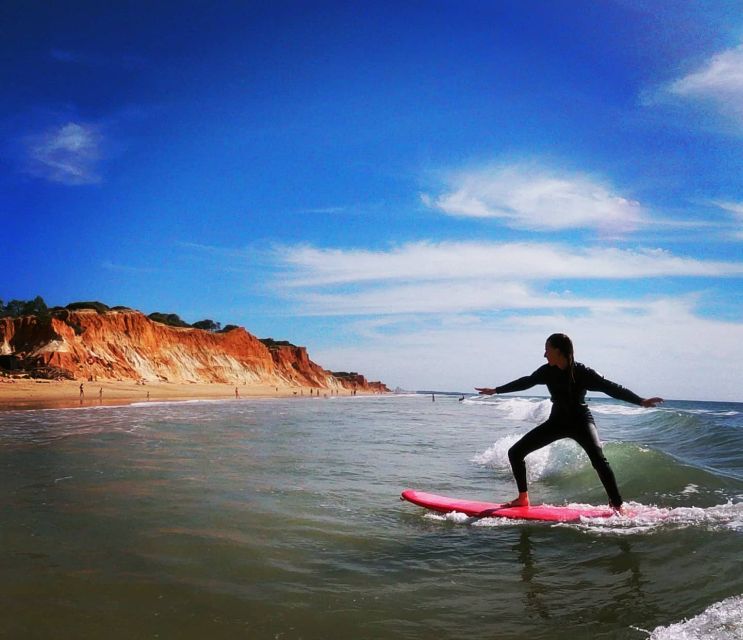 Albufeira: 2-Hour Falesia Beach Surf Lesson - Arriving at Praia da Falésia and Getting Your Gear On