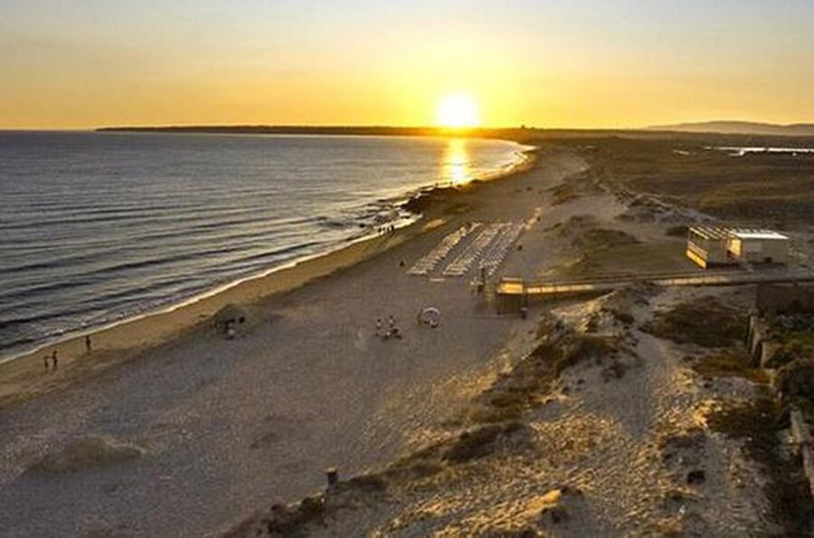 Albufeira: Beaches, Old Town, and Salgados Lagoon Jeep Tour - Lagoa dos Salgados: where the birds steal the show