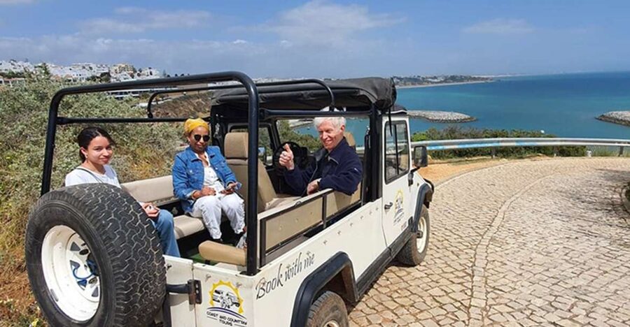 Albufeira: Beaches, Old Town, and Salgados Lagoon Jeep Tour - Meeting point, timing, and how the 3-hour route works
