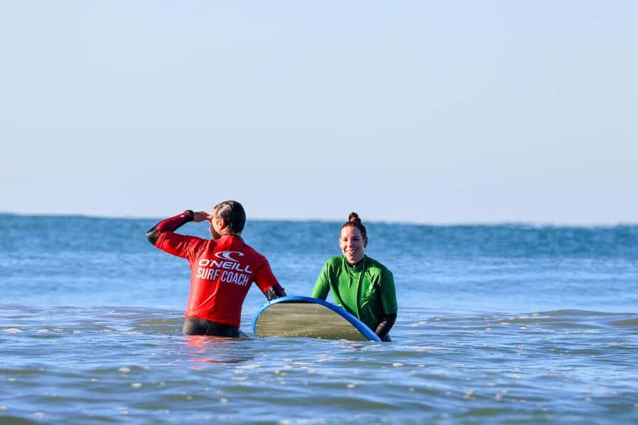Albufeira: Beginner Surf Lesson - Galé Beach basics: why this spot works for beginners