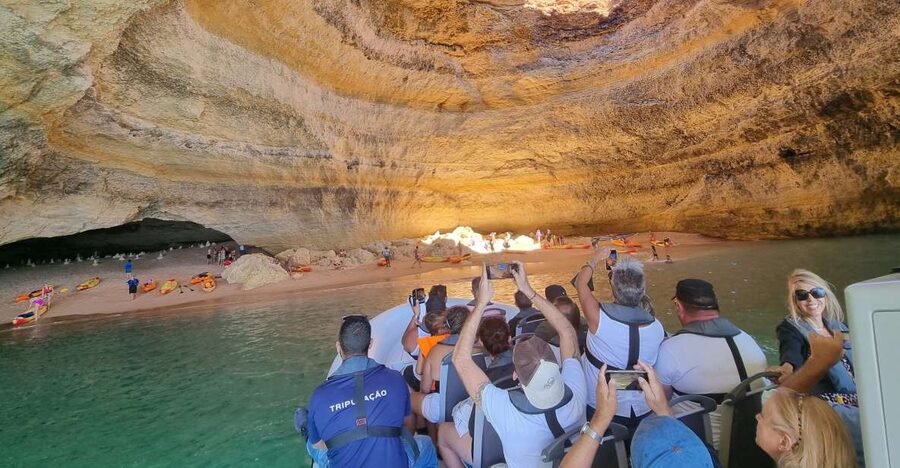 Albufeira: Benagil Cave and Dolphin Sightseeing Boat Cruise - A speedboat tour that actually makes you look up