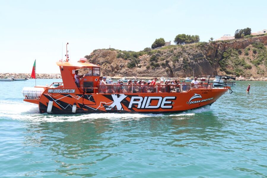 Albufeira: Dolphin Watching and Benagil Cave - Safety briefing and lifejacket setup: your comfort plan for the trip