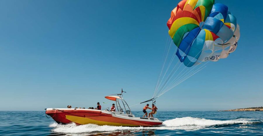 Albufeira: Parasailing Boat Trip - From Momentos Dinâmicos to Albufeira Marina: getting started on time
