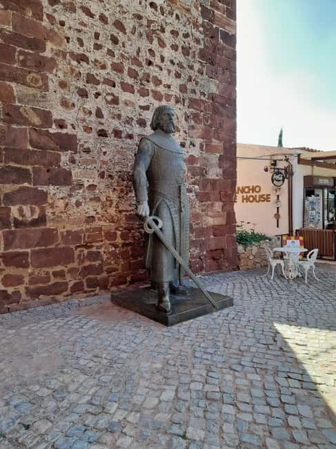 Albufeira: Silves Castle and Chapel of Bones, and Benagil - Benagil included: how to use the extra time well