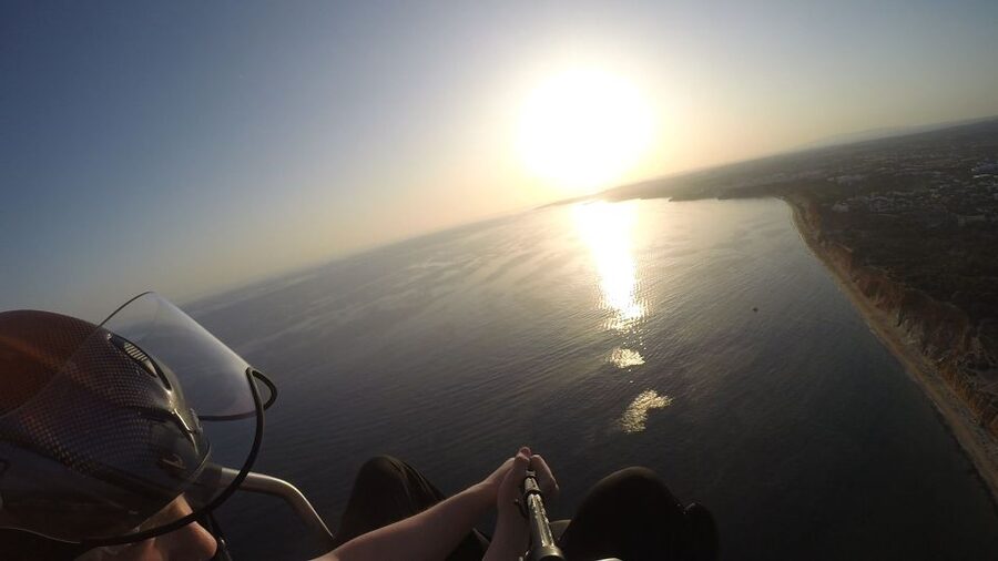 Albufeira: Sunset Paragliding Flight - Falésia Beach, Rocha Baixinha, and Olhos de Água from Above