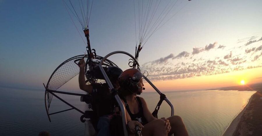 Albufeira: Sunset Paragliding Flight - The Sunset Moment Over Albufeira: When the Colors Take Over