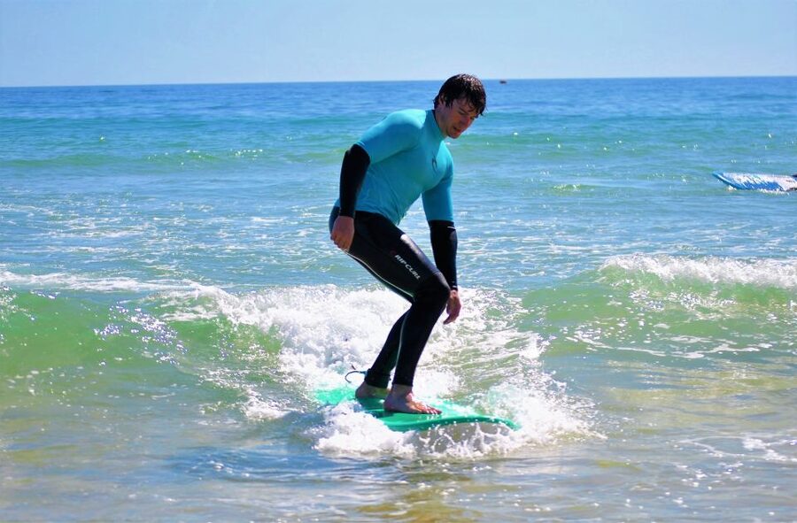 Albufeira: Surfing Lesson at Galé Beach - Gear up smart: wetsuit fit, surfboard time, and dry storage