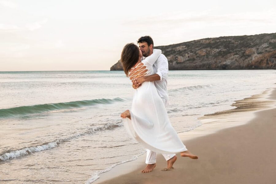 Algarve: 1 hour Couple & Family Photoshoot - Picking your spot in the Algarve: timing, cliffs, and outfits that cooperate