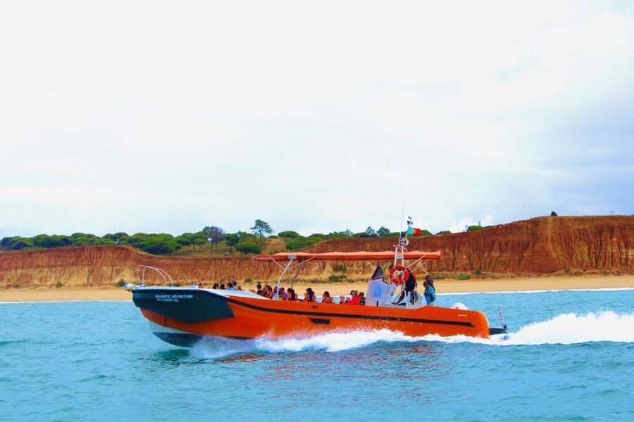 Algarve: Benagil Caves Open Speedboat Tour - Crew and guide experience: the difference between “ride” and “tour”