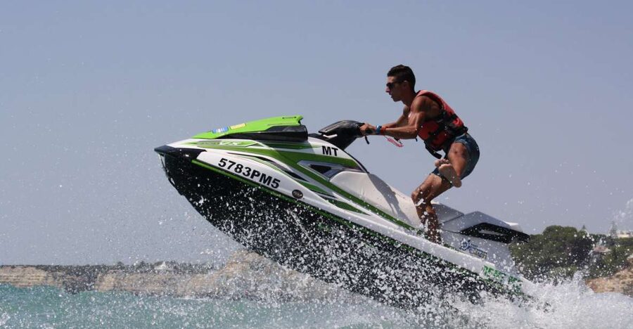 Algarve: Jet Ski Rental in Armação de Pêra - Getting on the water: kitting up and lining up for the circuit