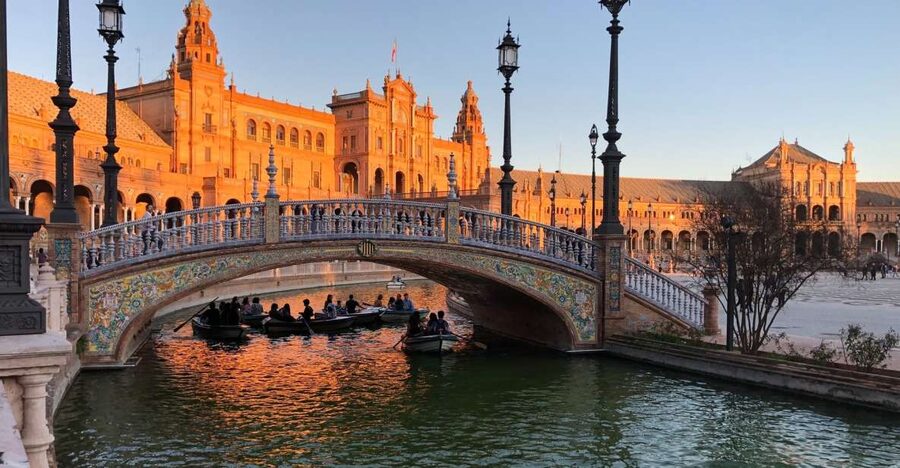 Algarve: Seville Full-Day Shopping and Sightseeing Tour - Guide style and on-the-ground orientation (Ana, Dominique, Viktor)