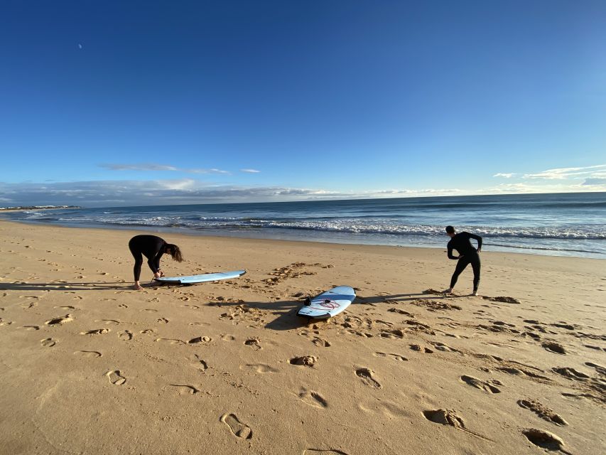 Armação de Pêra: 1:30-hour Surf Lesson for Beginners - Languages and Communication: English, French, Portuguese, Spanish