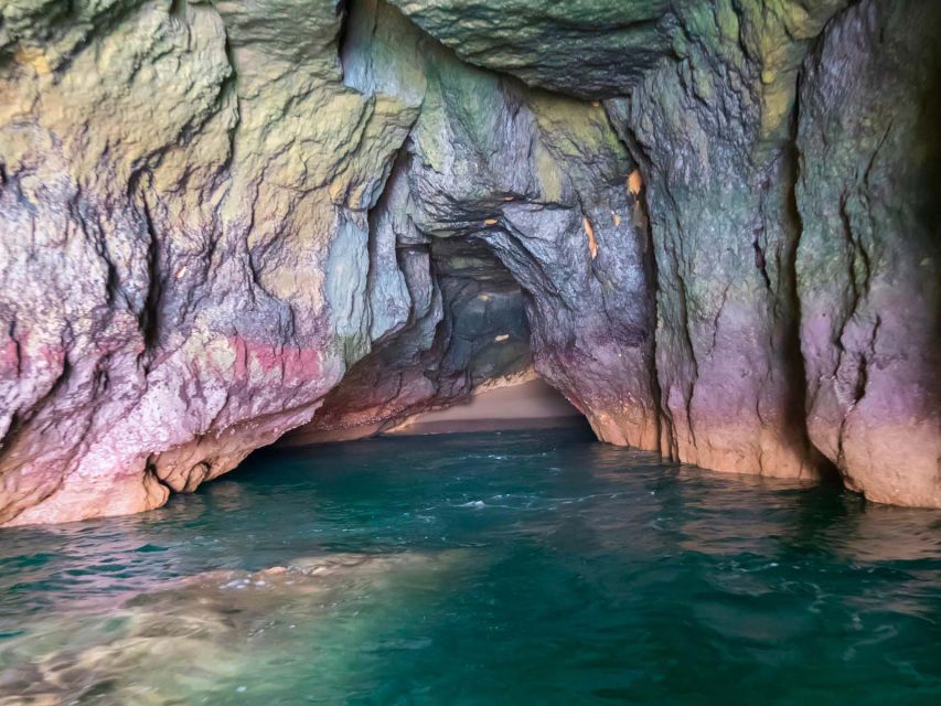 Armação de Pêra: Benagil Caves and Secret Beaches Boat Trip - The 1-hour route: from Praia dos Beijinhos to Cova Redonda