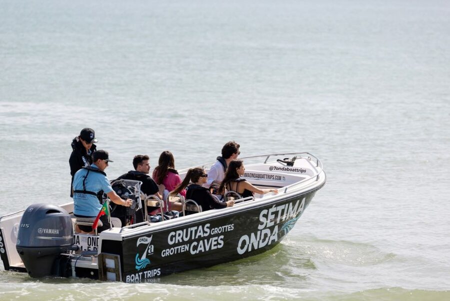 Armação de Pêra: Benagil Caves and Secret Beaches Boat Trip - Why this Benagil boat trip feels better than the crowded versions