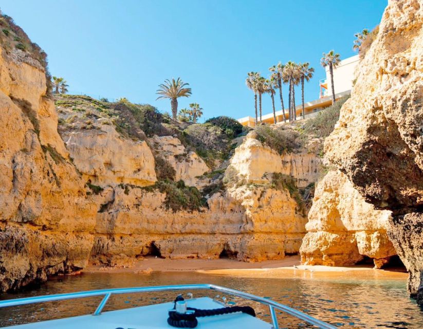Armação de Pêra: Benagil´s 15 Best Caves Boat Tour - The 1.5-hour route: every stop is part of the show