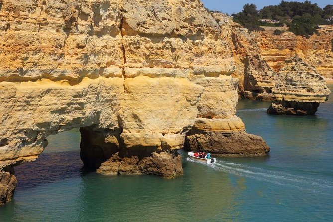 Benagil Cave by Boat + Carvoeiro + AlgarSeco Caves by Minivan from Lagos - How the guides make the day better (and who you might get)