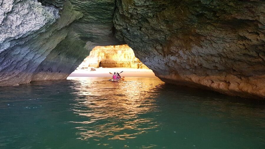 Benagil Cave - Kayak Guided tour - Gear, photos, and lockers: how the experience stays stress-free