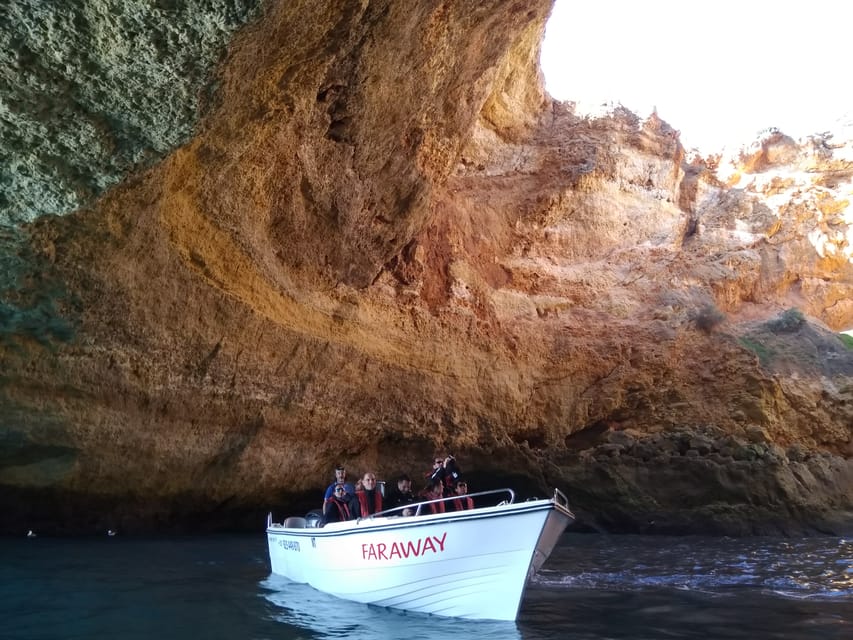 Benagil: Passeio 2 horas de Barco a Gruta de Benagil - Should you book it or look for another option?