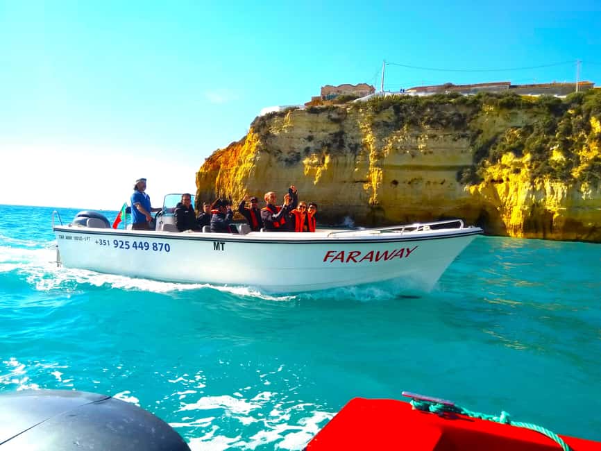 Benagil: Passeio 2 horas de Barco a Gruta de Benagil - Cruising the Algarve coast: cliffs, wild beaches, and picture-perfect runs