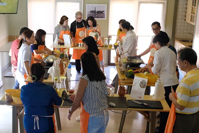 Cataplana for All: From kitchen to the table - Timing, location, and small-group dynamics