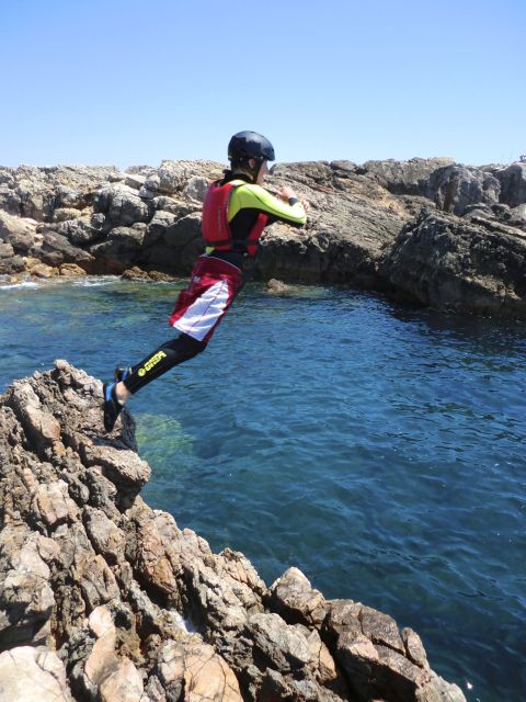 Coasteering Algarve: Cliff Jump, Swim & Climb in Sagres - Logistics that matter: timing, language, and where to park