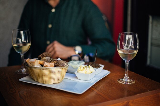 Drinks & Bites in Faro Private Tour with a Local - Stop 3 around Igreja de São Pedro: guidance through downtown without the crowd grind