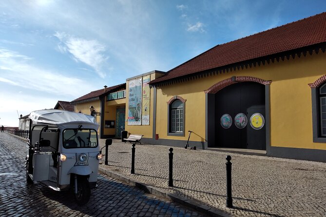 Faro City and Beach Tour on Electric Tuk tuks - Praia de Faro: Your 5–10 Minute White Sands Break