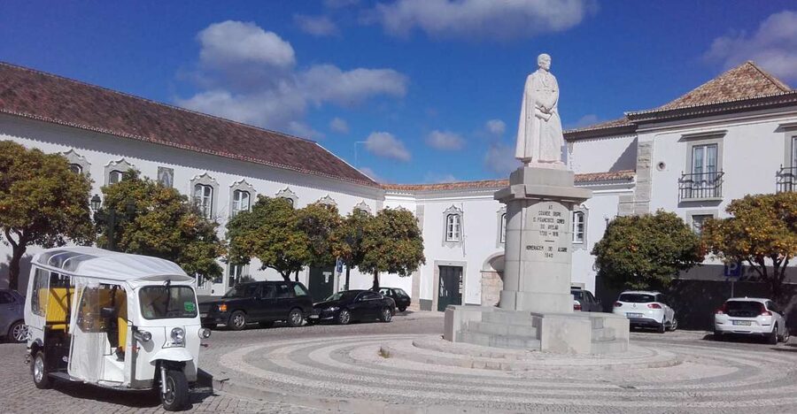 Faro: City tour - Old Town essentials: from Faro Cathedral to the civic core