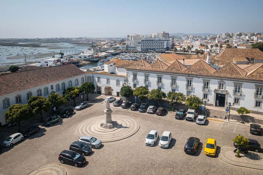 Faro: Flexible Walking Tour in Historic Center - Walled Old Town and King Afonso III Square