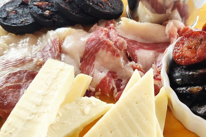 Faro Food Tour & Drinks and City highlights 10 Tastings - The route: from old-city arches to the Marina de Faro finish