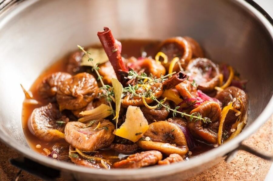 Faro: Learn to cook a Cataplana like a local! - Why Faro and a cataplana lesson are a smart pairing