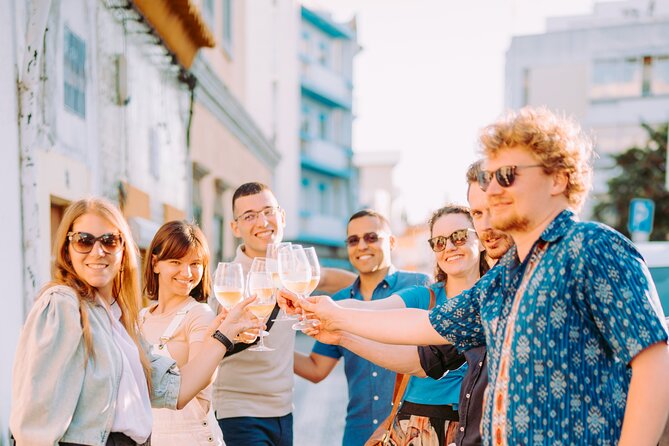 Food & Drink Walking Tour in Faro - Stop 2: Tv. dos Arcos 8 for a Cocktail Tasting