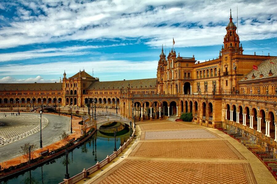 From Algarve: Private Seville Day Trip with Transfer - Real Alcázar: orange trees, architecture, and garden calm