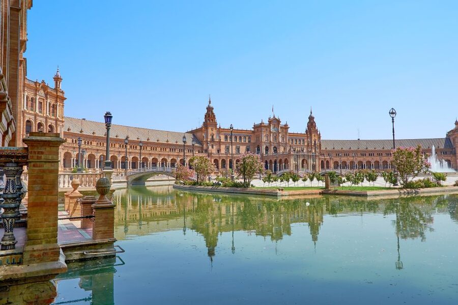 From Algarve: Private Seville Day Trip with Transfer - How the guide improves the day (and still gives you room)