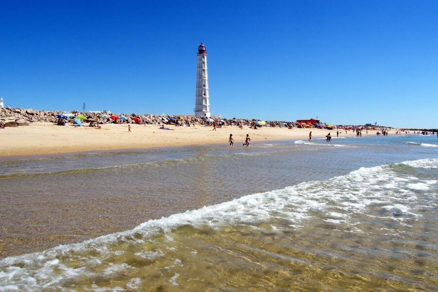 From Faro: 4 Stops, 3 Islands in Ria Formosa Catamaran Tour - Ilha da Culatra: 2 Hours of Island Life and the Best Cultural Contrast