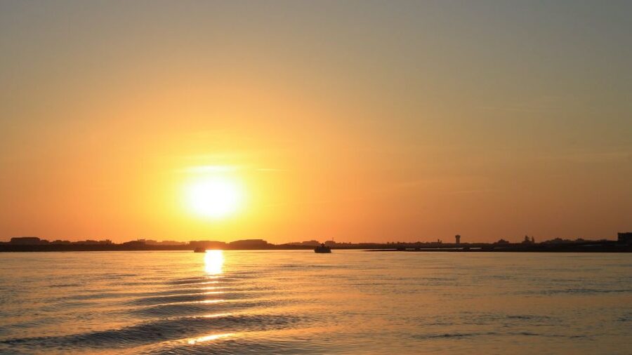 From Faro: Ria Formosa Sunset Boat Trip - Best time to go: chasing light, but keeping your expectations realistic
