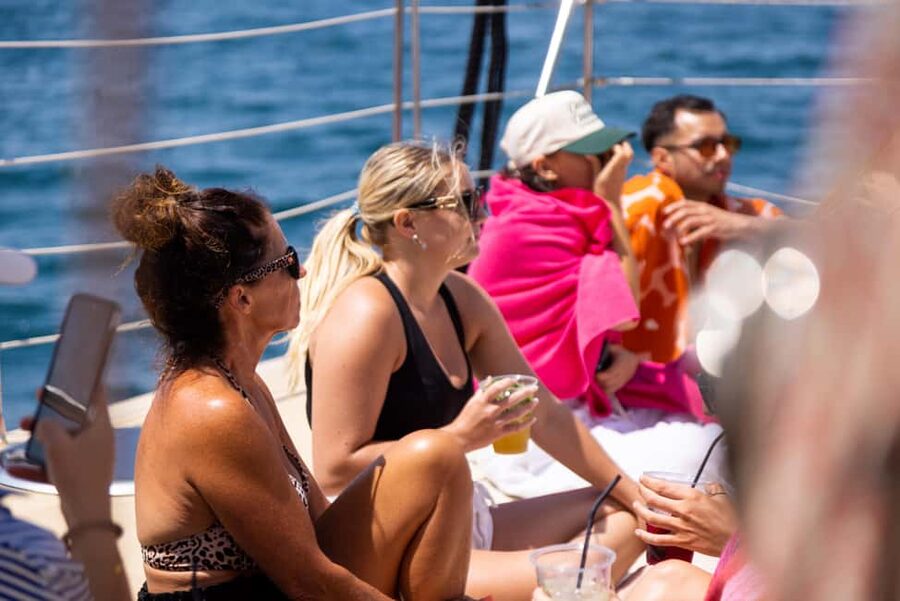 From Lagos: Algarve Golden Coast Cruise - Onboard Lunch, One Drink, and the Feel-Good Extras