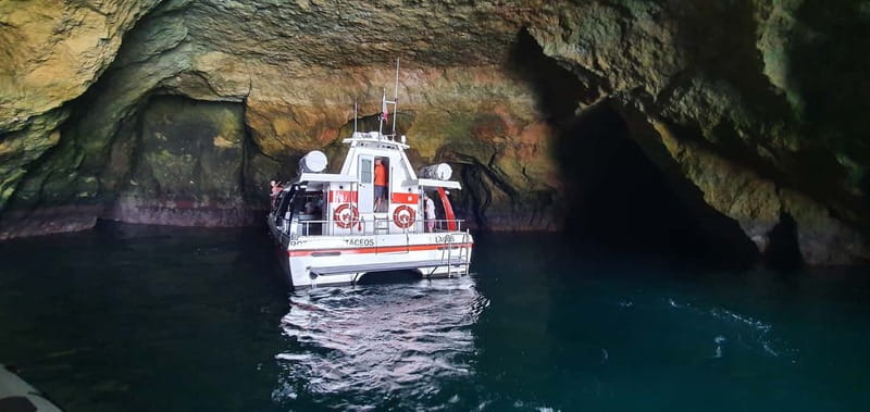 From Lagos: Benagil Caves Catamaran Cruise - Onboard comfort: space, toilets, shade, and accessible design