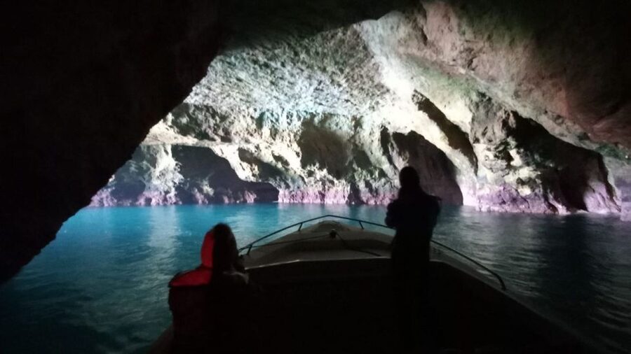 From Portimão: Algar de Benagil and Sea Caves Boat Tour - Royal Nautic start: safety briefing, then straight to the views