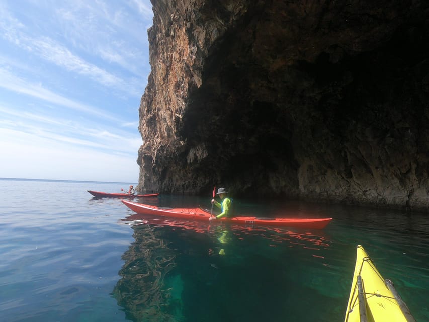 Guided sea kayaking adventures in the south western Algarve - Meeting at Sagres Harbor and Getting to Ingrina Beach