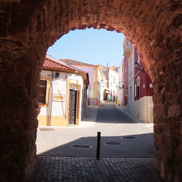 Guided visit to Silves the islamic capital of the Algarve - Silves Castle: red sandstone, Muslim fortification logic, and big views