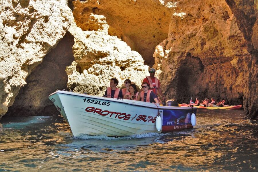 Lagos: Boat tour Ponta da Piedade with local guides - Marine life viewing: how to watch without missing the cliffs