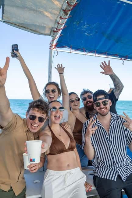 Lagos: Booze Cruise - Live English Guide: You’ll Know What’s Going On