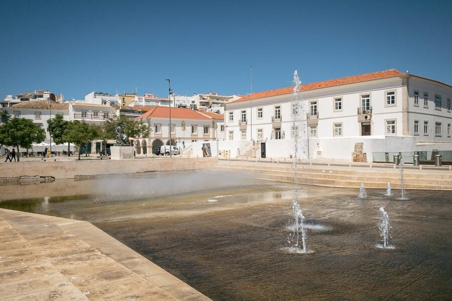 Lagos: Flexible Walking Tour in Historic Center - Gil Eanes Square and the Don Sebastião statue: the “orientation” moment of the route